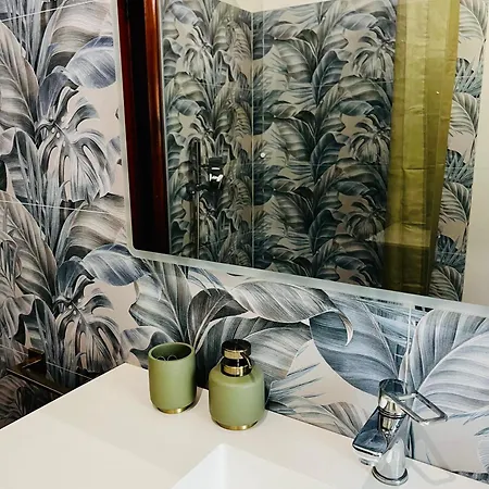 House Apartment *